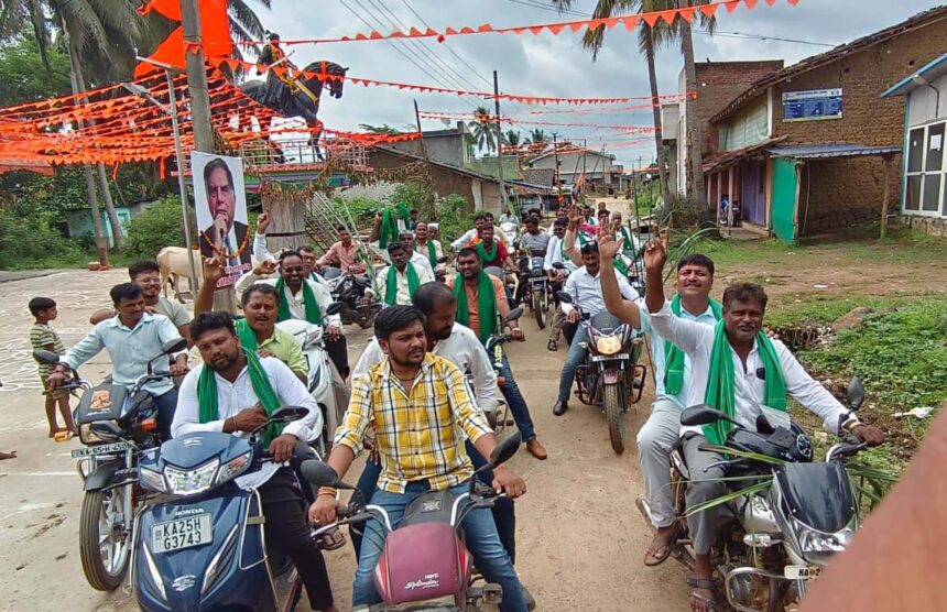 ಕಬ್ಬು ಬೆಳೆಗಾರ ರೈತರ ಬೈಕ್ ರಾಲಿ